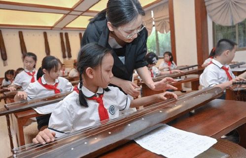 中小學(xué)5+2課后服務(wù)全面推行，教師面臨996工作制挑戰(zhàn)